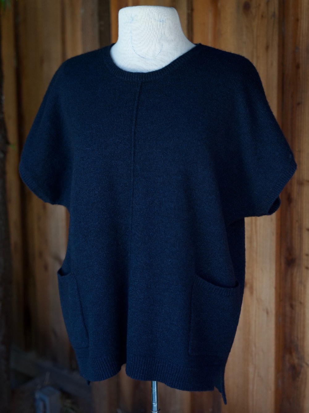 Two Danes Yak/Merino Wool Blend Deep Blue Knit Short Sleeve Sweater Woman's M